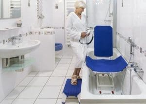 women with bathlift